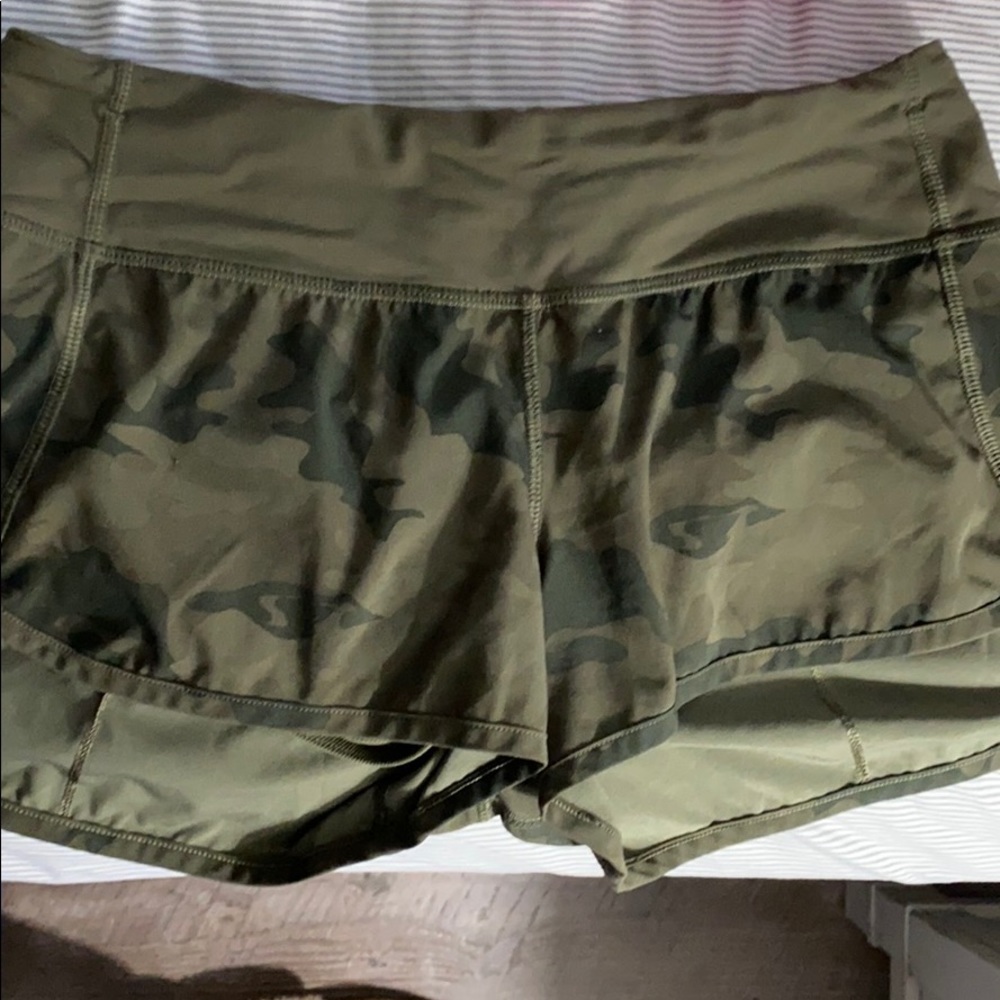 Lululemon camo speed short size 4